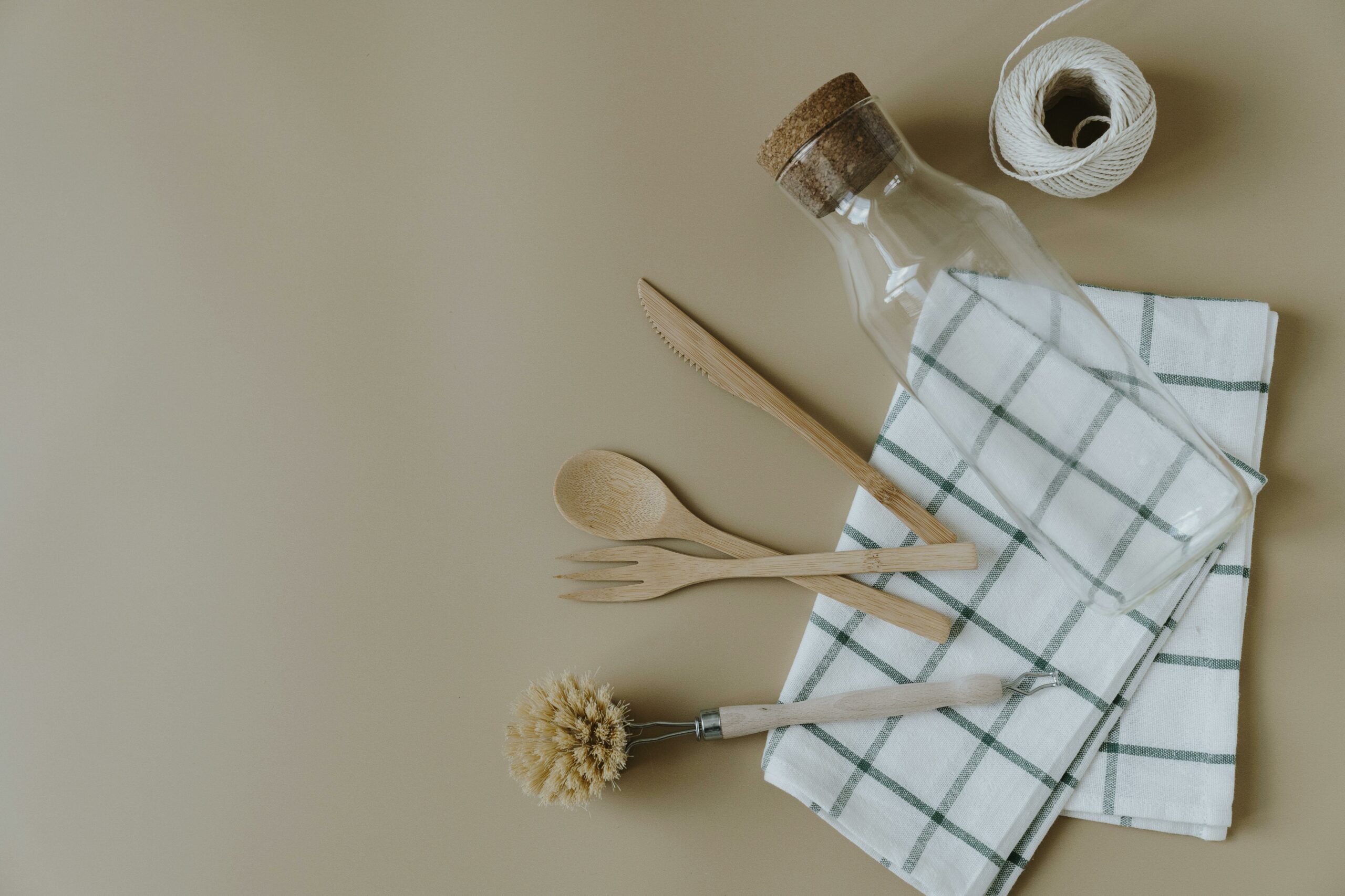 Plastic-free kitchen with glass jars and wooden utensils